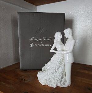 Monique Lhuillier White Bone China Cake Topper
